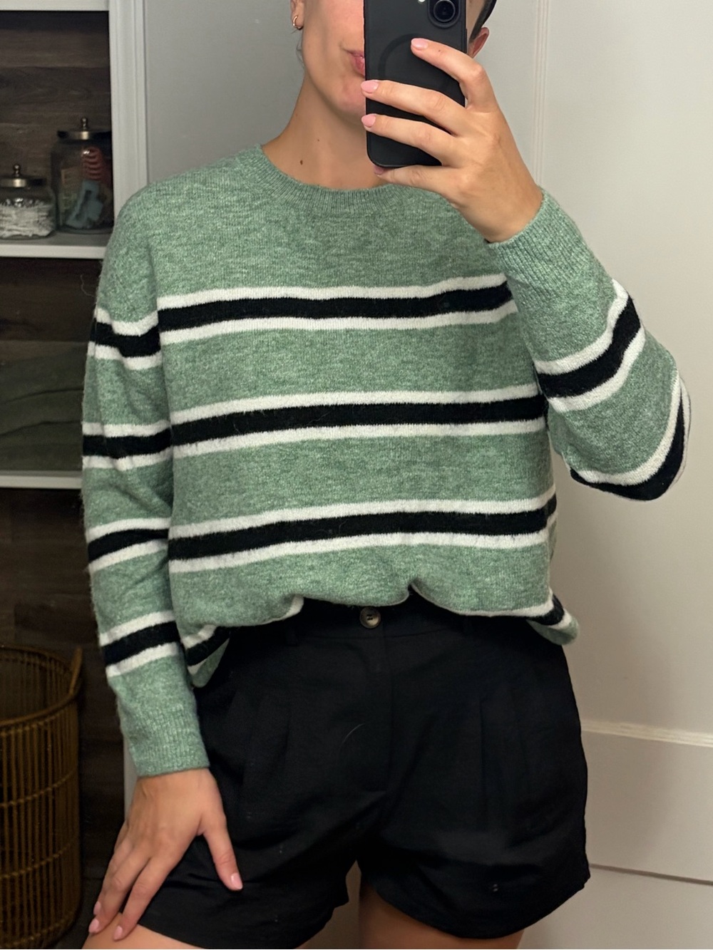 Like-new sweater